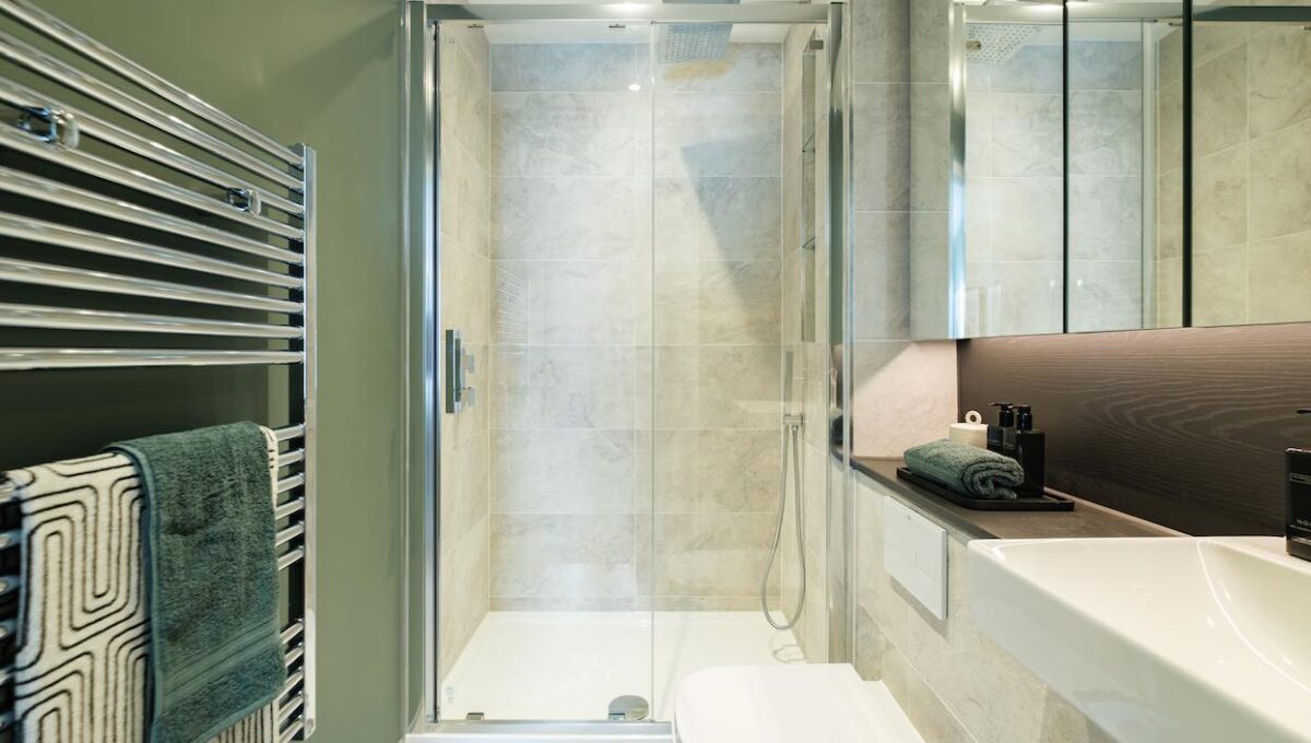 london-colindale-gardens-interior-bathroom